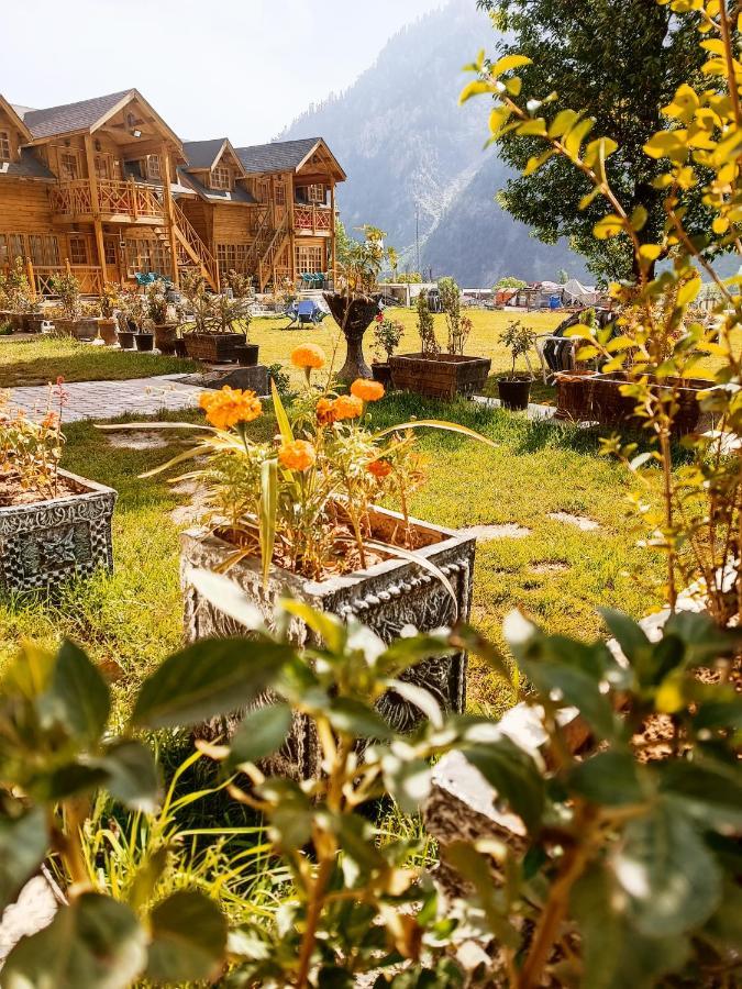Swiss Wood Cottages Naran Luaran gambar